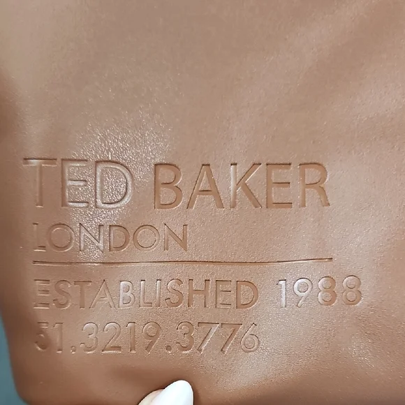 Ted Baker Tan Weekend Bag with Black Accents - Picture 2 of 13